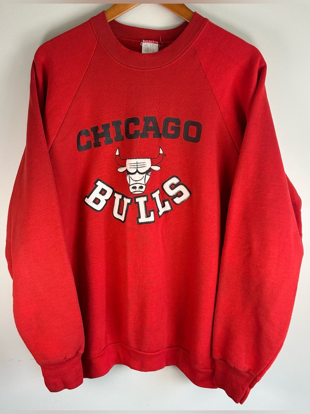 Vintage Chicago Bulls Crew Neck Sweater Size XL  Fruit Of The Loom Red Black NBA